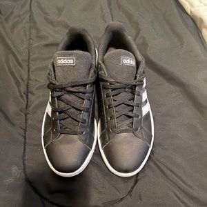 Women’s Adidas Gazelle leather size 7 bought don’t fit 🙃